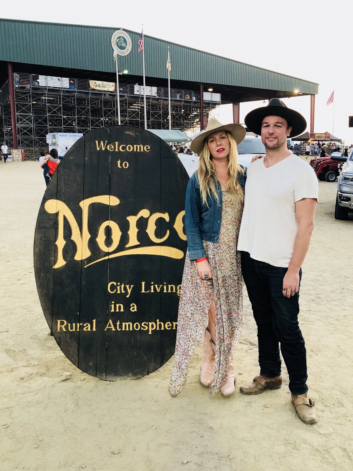 Jada and Jon at the Welcome to Norco sign